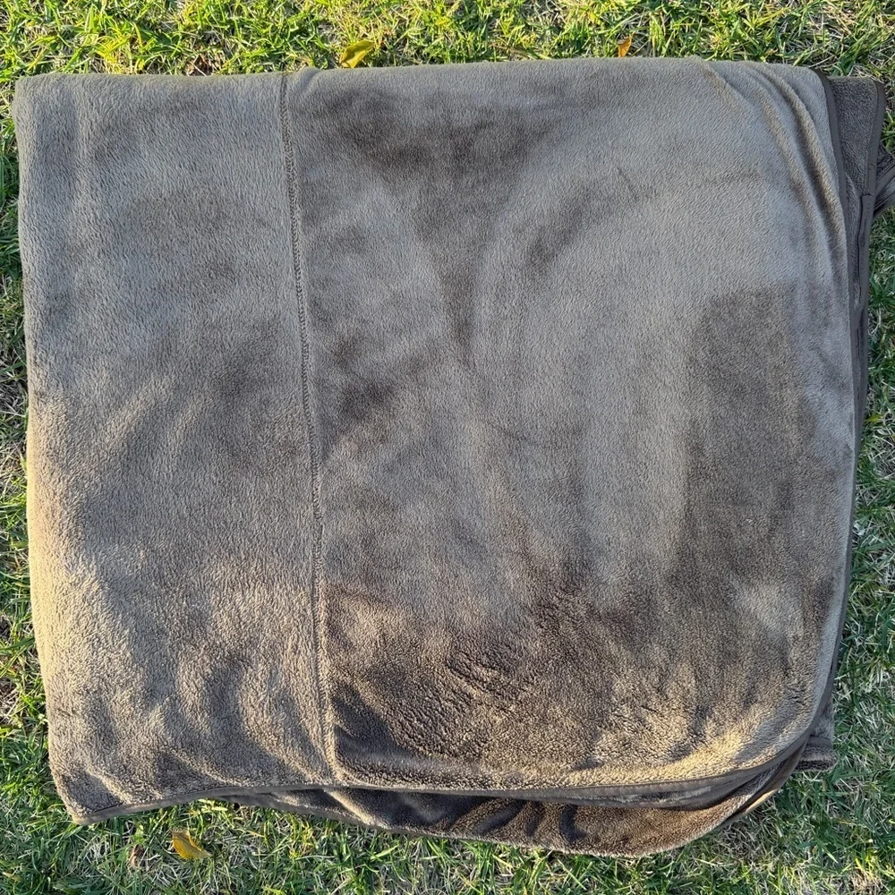 Restoration Hardware Brown Plush Fleece Blanket Single Ply Soft Cozy King GUC